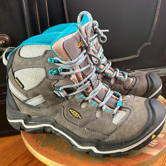 NWOT Keen Mid WP Hiking Boots Shoes Womens size L9 R9.5  🥳 Host Pick 🥳 - Picture 3 of 16